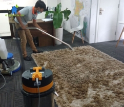 Tiết kiệm chi phí với giặt thảm văn phòng giá rẻ